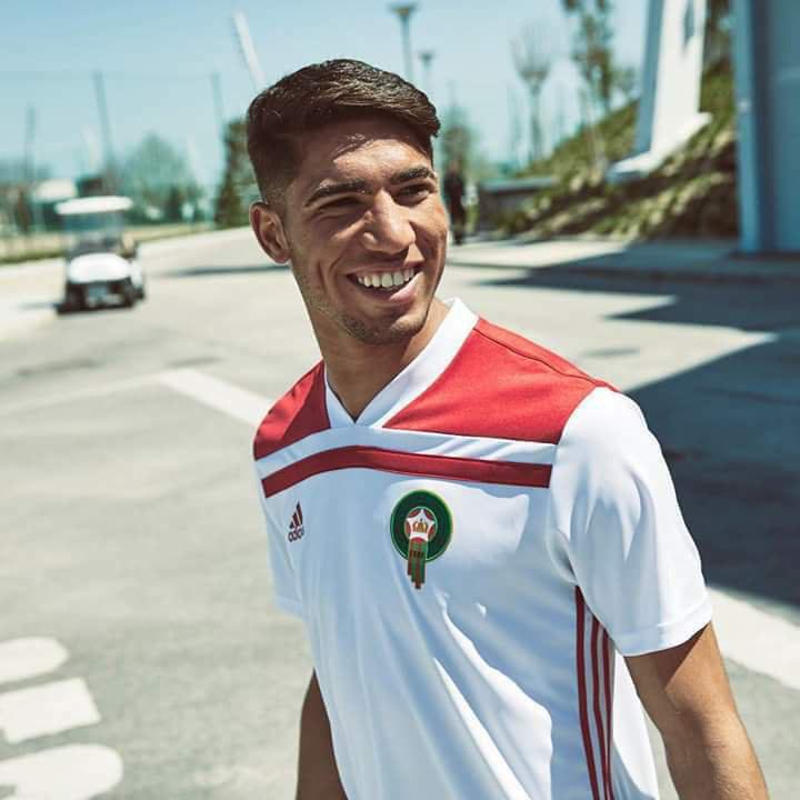 ستاره رئال لباس رقیب ایران را پرو کرد (عکس)