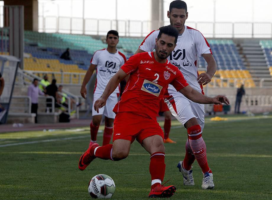 سردرگمی امید عالیشاه در جدال اول پرسپولیس