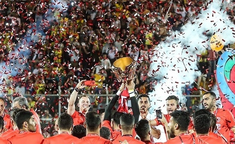 برگزاری جشن قهرمانی پرسپولیس در سوپرجام پس از ۱۵ ماه