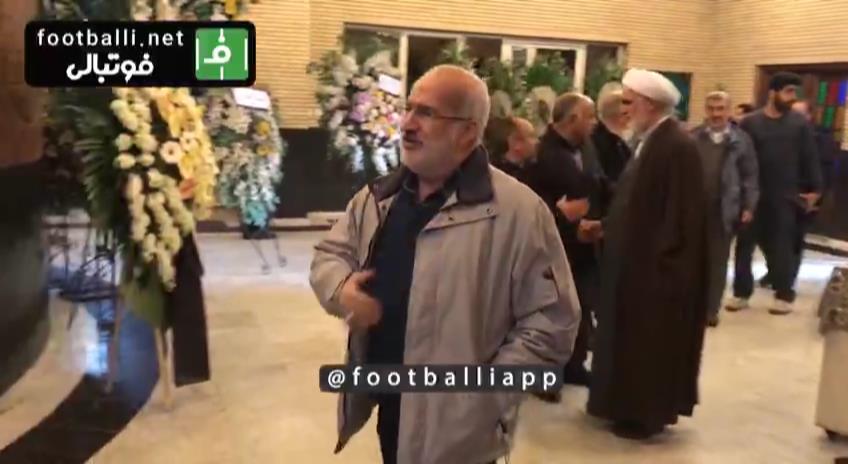 اختصاصی/ حضور عزیز محمدی و حجت الاسلام علیپور در مراسم ختم نادر باقری