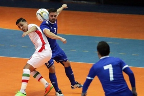 سنگ سفیدی: شمس وقتی سرمربی تیم ملی فوتسال شد، بازیکنان را تغییر دهد