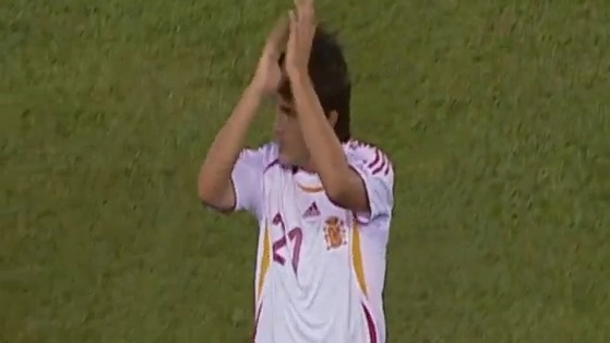 گل تماشایی داوید ویا برای تیم ملی اسپانیا از روی ضربه ایستگاهی