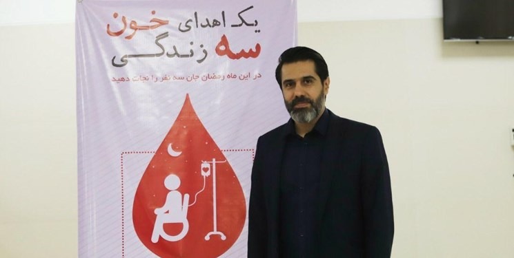 افشین پیروانی امروز چهارشنبه برای اهدای خون، به اتفاق تعدادی از هواداران و مشوقین پرسپولیس در مرکز انتقال خون حضور پیدا کرد.