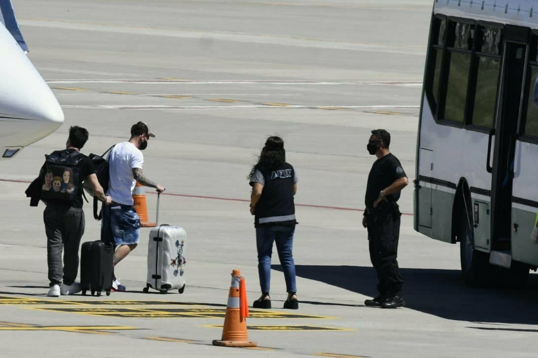 عکس؛ لحظه ورود مسی به آرژانتین با جت شخصی