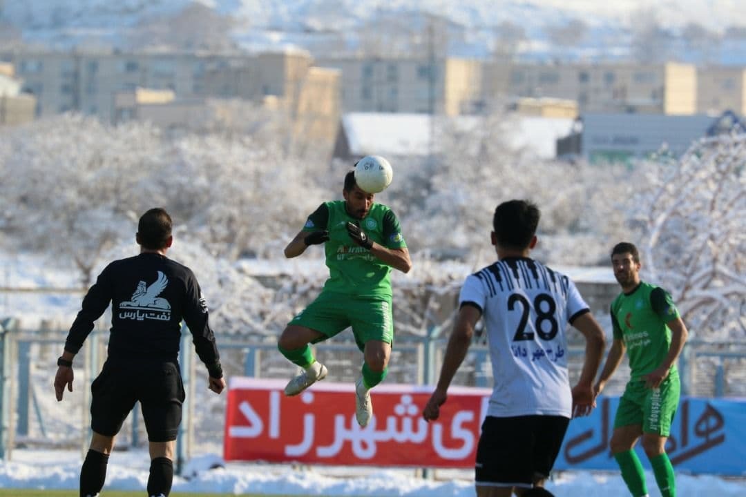 ماشین‌سازی صفر - نفت مسجد سلیمان یک/  ماشین در لیگ برتر نه چرخ دارد نه لاستیک!