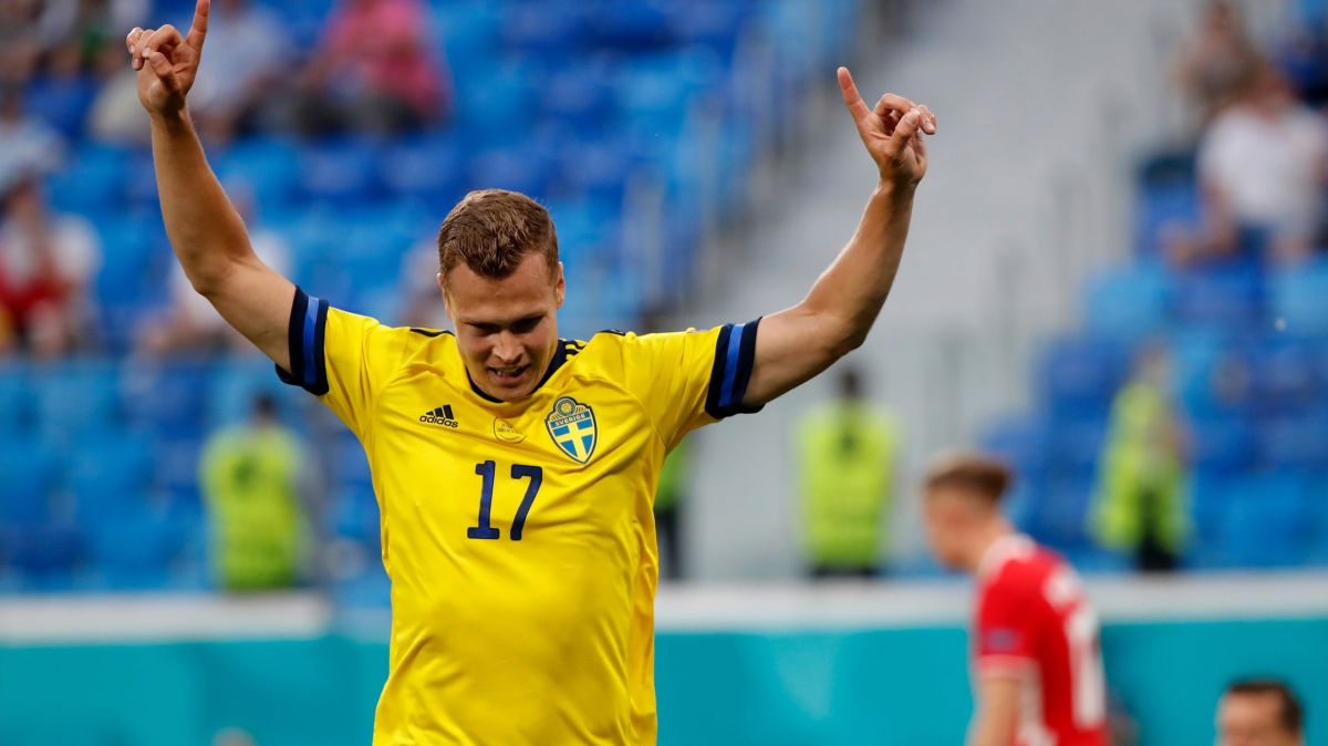گل سوم سوئد به لهستان (کلاسن)
