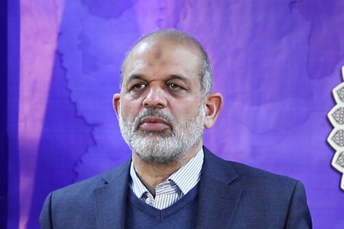 وزیر کشور تاکید کرد: حضور تماشاگران در شهرآورد با رعایت پروتکل‌ها در سقف مجاز مانعی ندارد