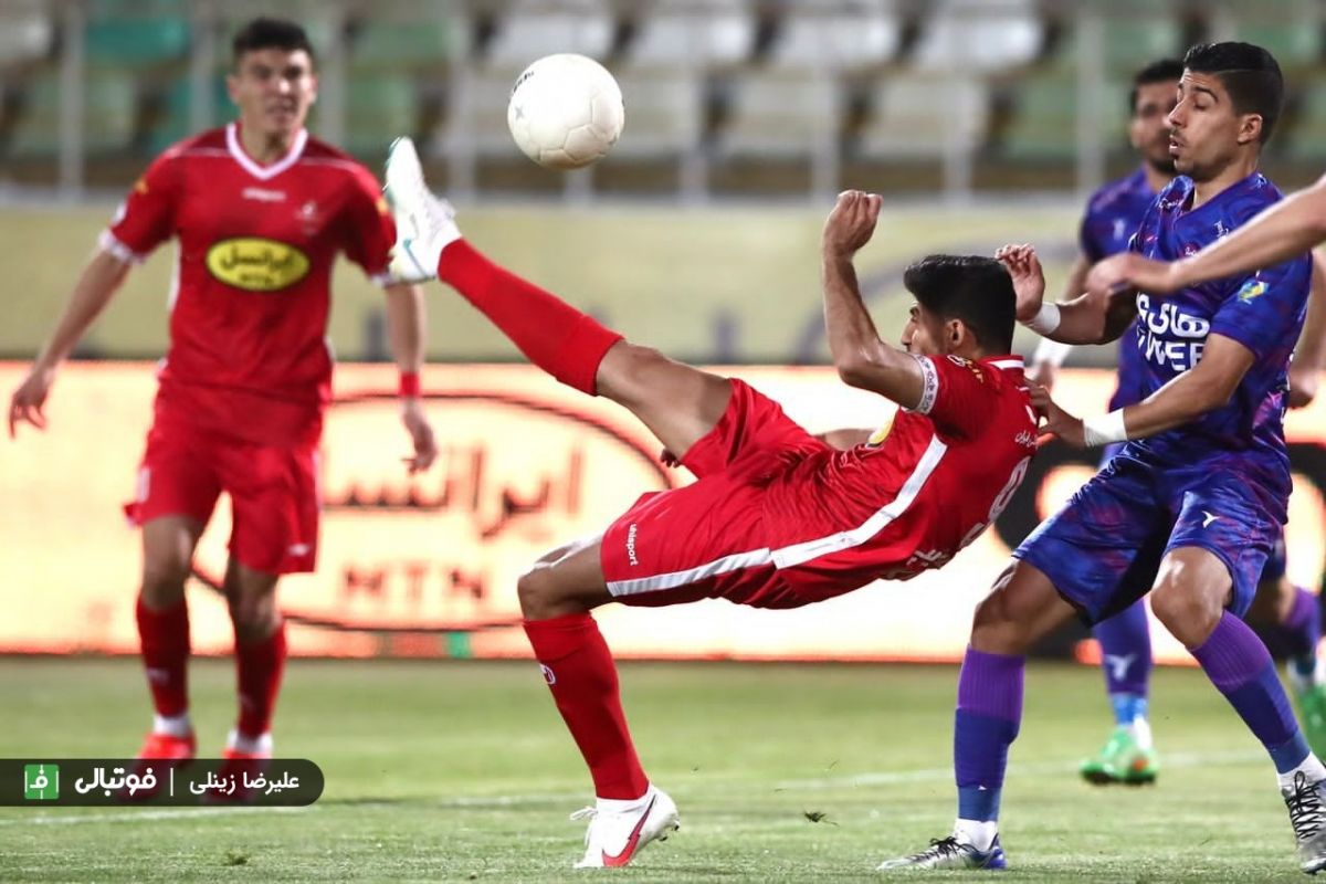 هوادار صفر - پرسپولیس صفر/ شب دروازه‌بان‌ها در دستگردی/ هدیه عنایتی به آبی‌ها