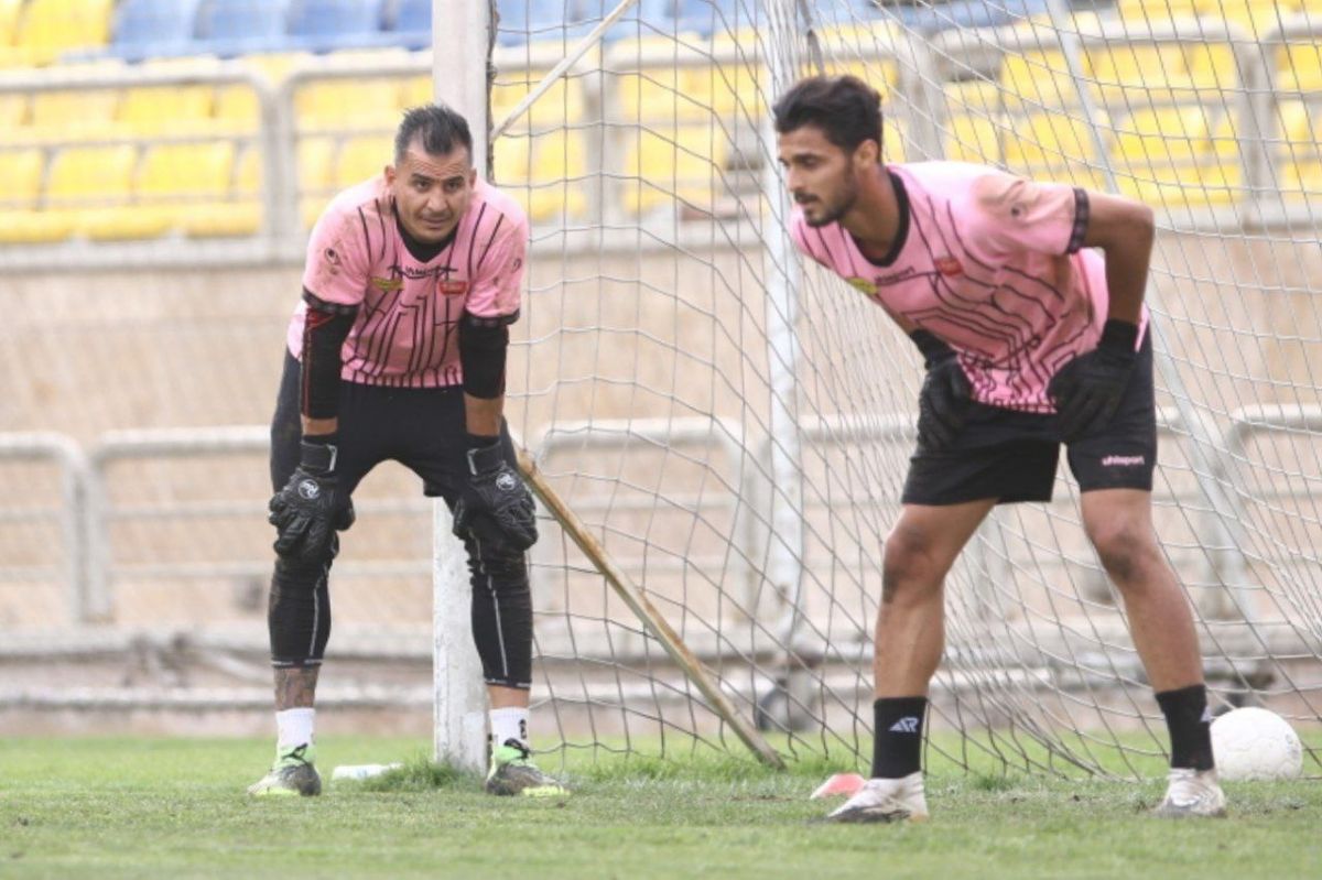 لک به دنبال جایگاه گوهری در پرسپولیس