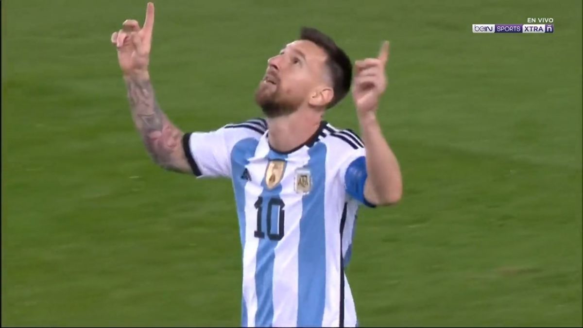 گل سوم آرژانتین به جامائیکا (دبل لیونل مسی)