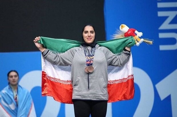 تاریخ سازی الهام حسینی در وزنه برداری زنان باکسب  ۳مدال طلا