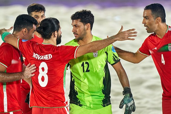 قهرمان جام بین قاره ای به ایران بازگشت