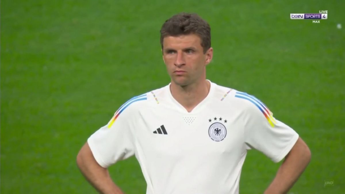 گرم کردن بازیکنان اسپانیا و آلمان پیش از بازی
