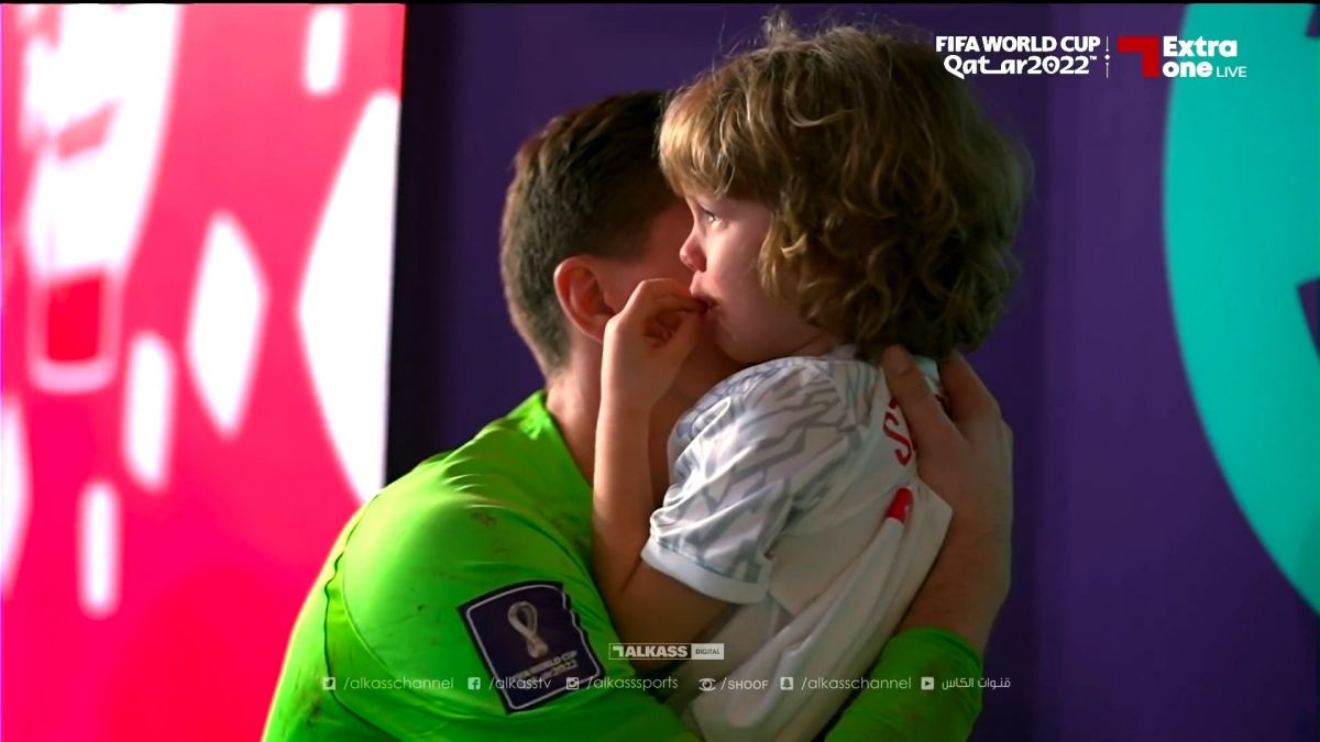 دلداری شزنی به پسرش پس از باخت مقابل فرانسه