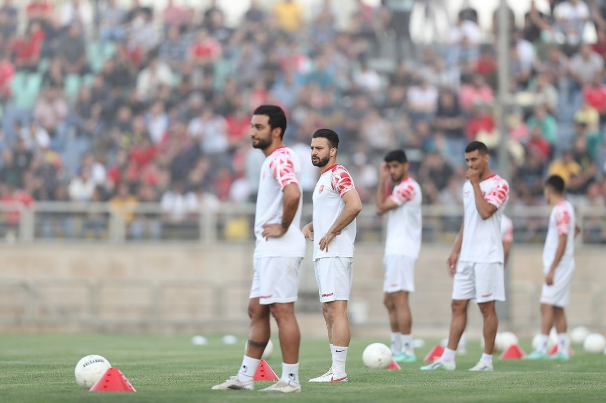 عکس؛ حضور پررنگ هواداران در تمرین پرسپولیس