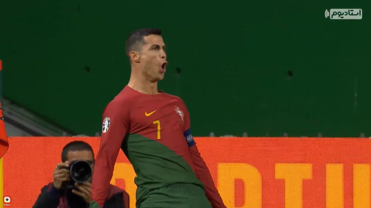 گل سوم پرتغال به لیختن اشتاین (رونالدو - پنالتی)