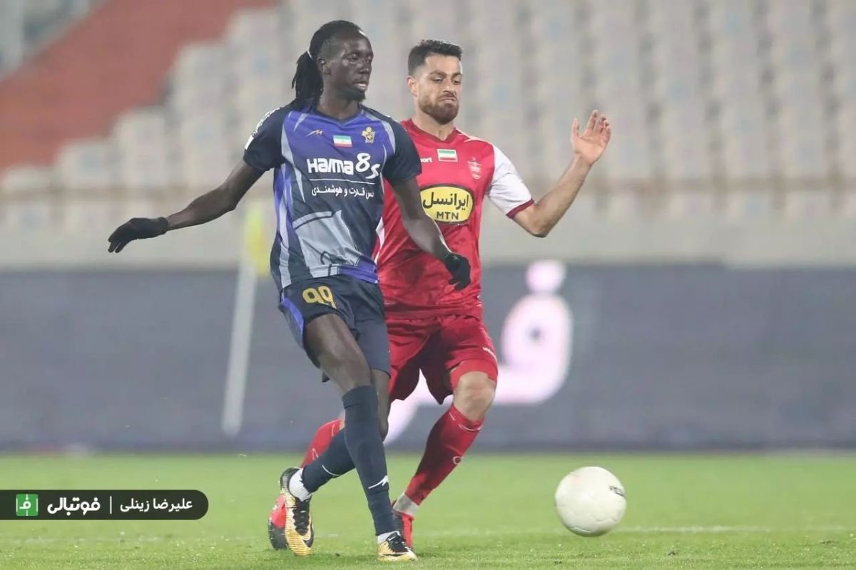 معمای حضور تماشاگران در بازی پیکان و پرسپولیس