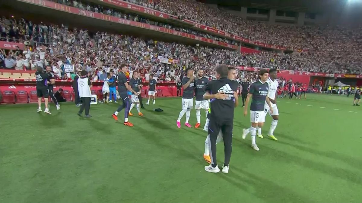 سوت پایان بازی فینال جام حذفی اسپانیا و شادی بازیکنان رئال مادرید پس از قهرمانی