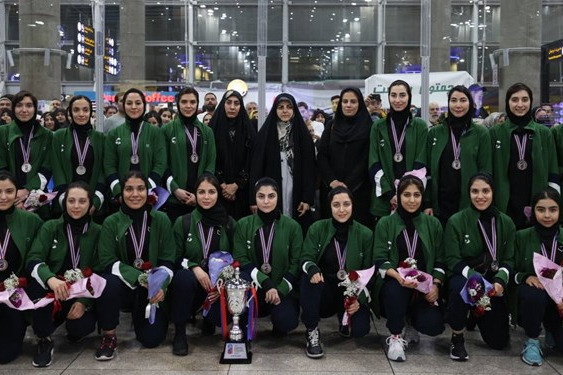 بازگشت تیم ملی هاکی روی یخ بانوان به ایران