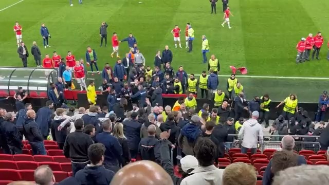 حمله هواداران آلکمار به محل استقرار خانواده بازیکنان بعد از حذف از لیگ کنفرانس اروپا