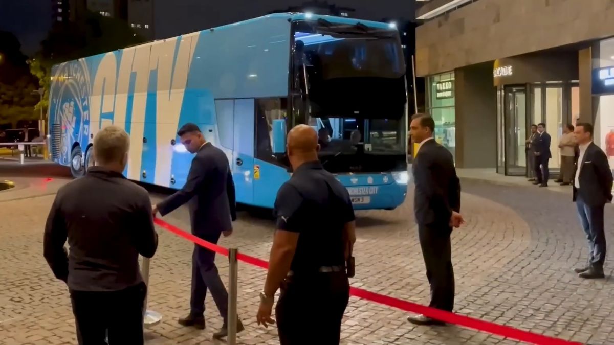ورود کاروان منچسترسیتی پیش از فینال لیگ قهرمانان اروپا به هتلش در استانبول