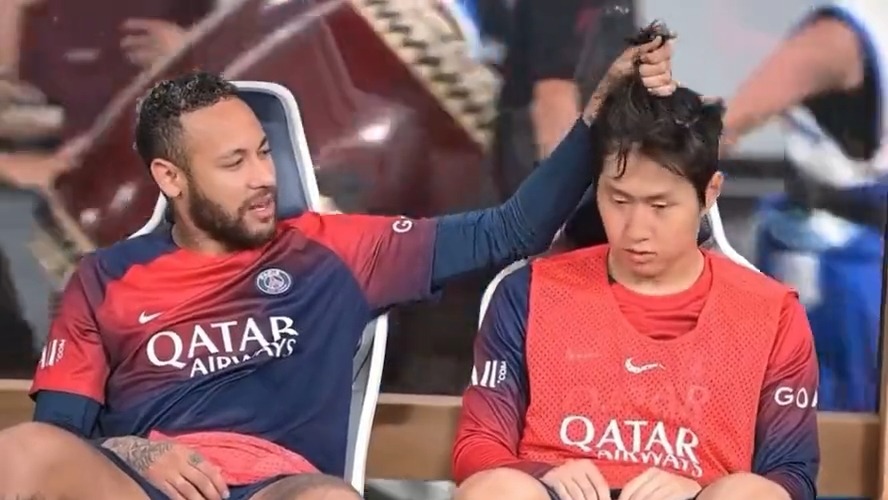علاقه نیمار به موهای بازیکن کره ای پاری سن ژرمن
