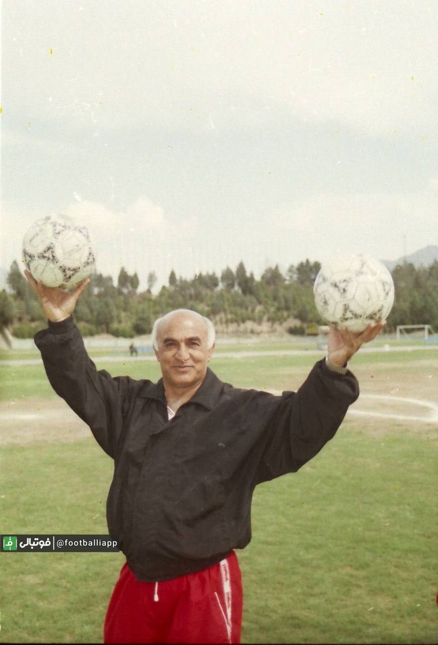 نوستالژی فوتبالی/ ناصر ابراهیمی کمک مربی پرسپولیس در سالهای ۷۷ تا ۸۱