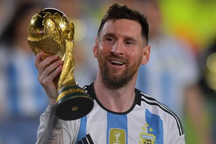 مخالفت فن دایک با اظهارات جنجالی فن خال درباره قهرمانی ناعادلانه مسی در جام جهانی