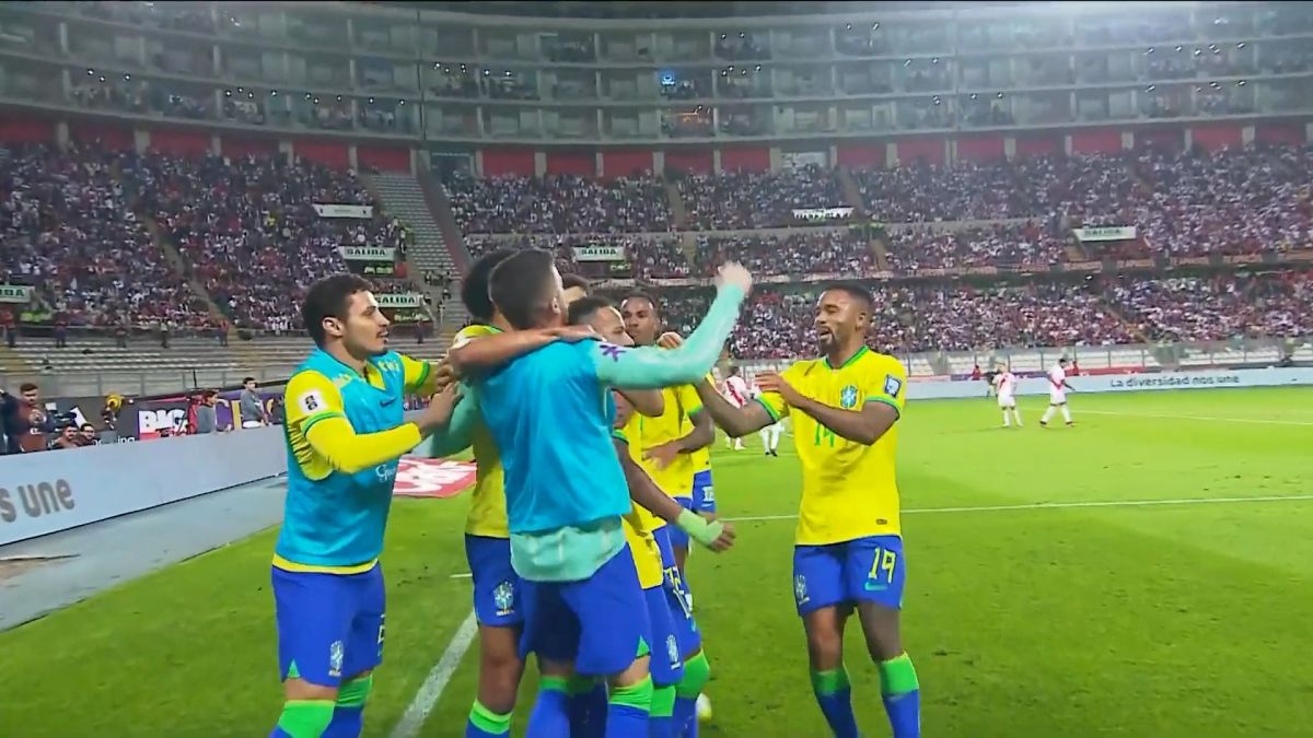گل اول برزیل به پرو (مارکینیوس - دقیقه 90)