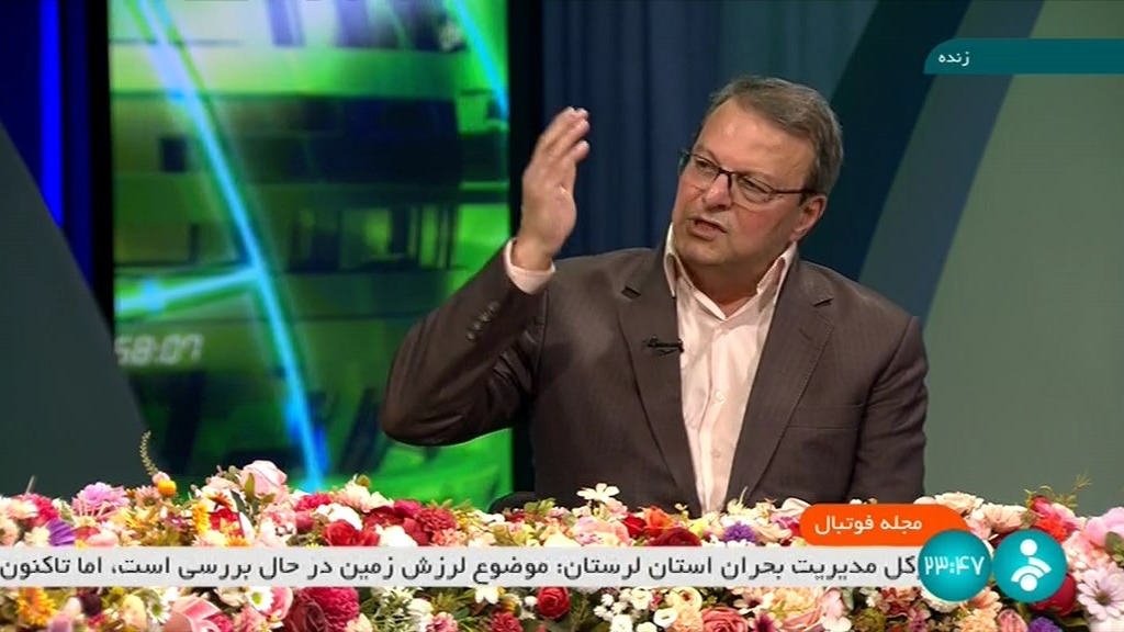 مجله فوتبال: علیرضا اسدی: یک تیم خارجی به ایران آمده این افتضاح شده، از مدیرعامل باشگاه بگیرید تا پایین