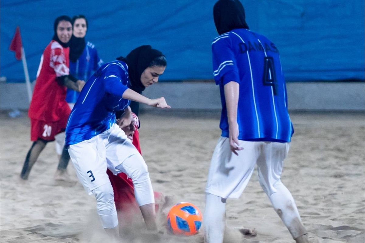 داماش گيلان قهرمان ليگ برتر فوتبال ساحلى زنان شد