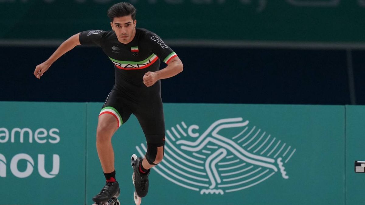 پیروزی امیرمحمد سواری مقابل حریف سنگاپوری در دوئل اسکیت فری استایل با سرنگونی ورزشکار سنگاپوری