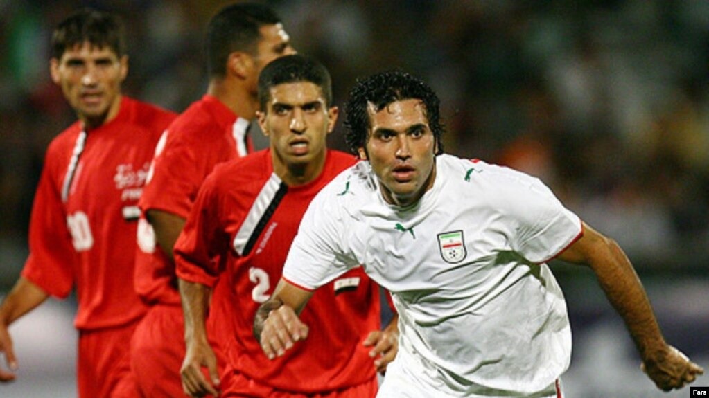 نوستالژی/ ایران 3-1 قطر؛ گل زیبای نیکبخت واحدی (دیدار رفت مقدماتی جام جهانی 2006 - سال 1382)