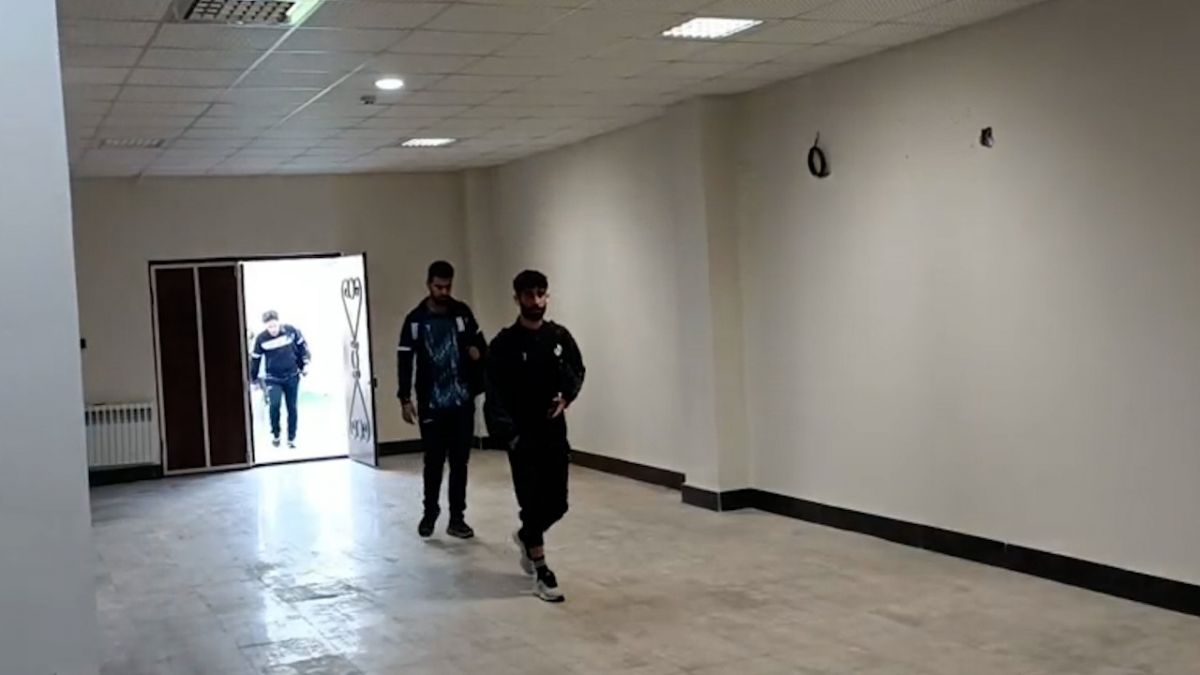 اختصاصی/ ورود تیم فوتبال ذوب آهن اصفهان به ورزشگاه شهید وطنی قائمشهر