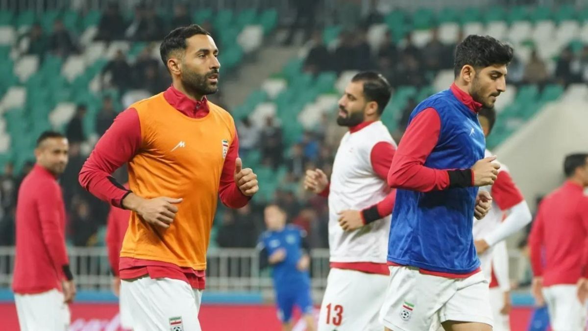 گرم کردن بازیکنان تیم ملی ایران برای تقابل با ازبکستان