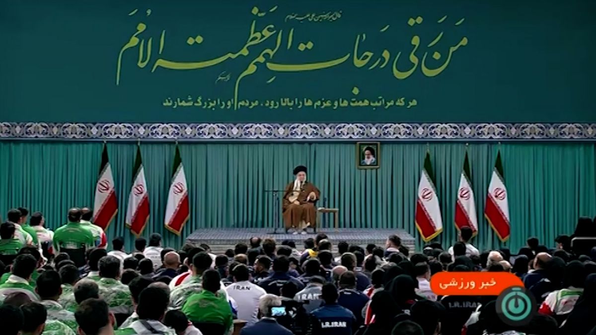 بخشهایی از دیدار ورزشکاران و مدال آوران و مدیران ورزش با رهبر انقلاب اسلامی