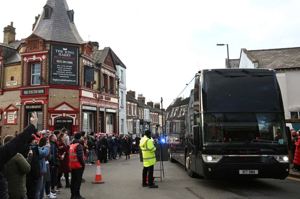 بیانیه لیورپول در مورد حمله هواداران به اتوبوس منچستریونایتد