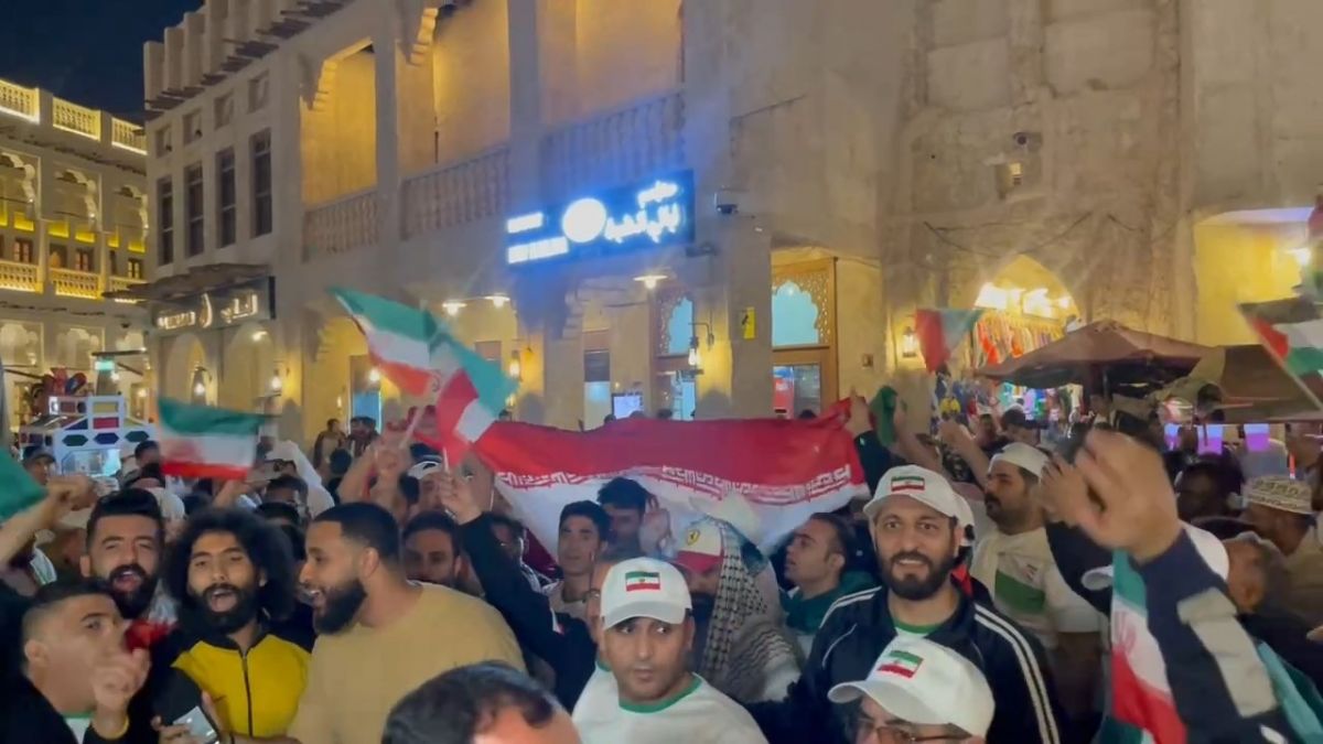 اختصاصی/ جشن هواداران ایران در سوق الواقف دوحه پس از پیروزی برابر امارات