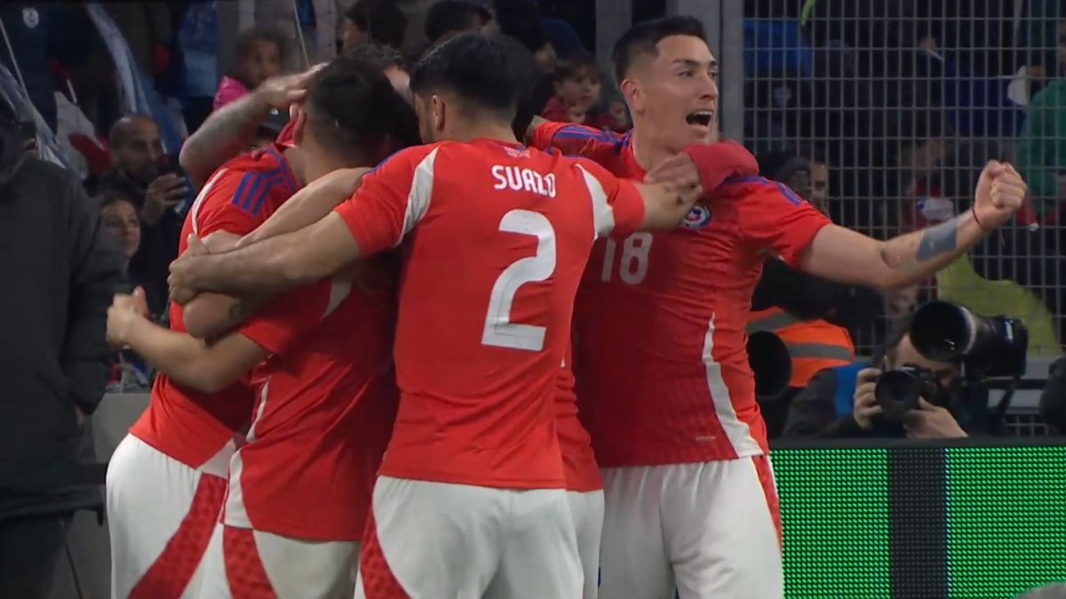گل اول شیلی به فرانسه (نونز اسپینوزا)