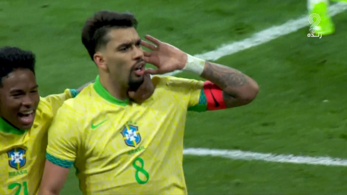 گل سوم برزیل به اسپانیا (پاکتا - پنالتی)