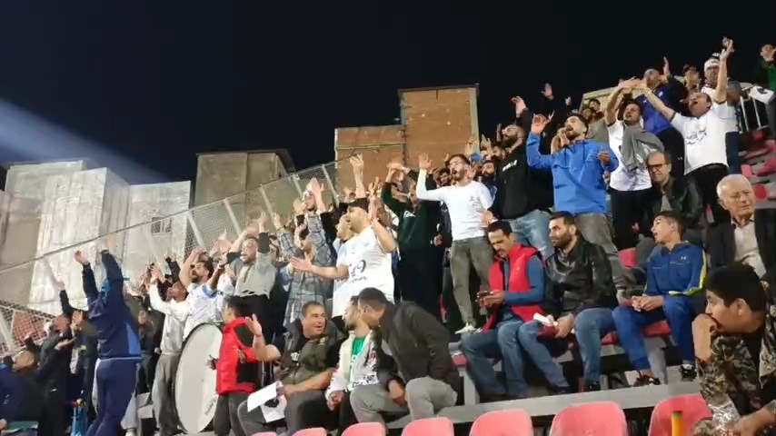 اختصاصی/ شعار هواداران ملوان در ورزشگاه شهید وطنی: نساجی با لیگ برتر دیگه بای بای!