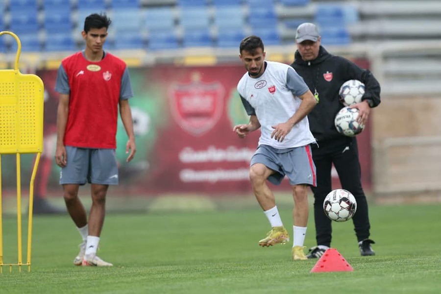 برگزاری تمرین چهار‌شنبه پرسپولیس زیر بارش باران بهاری