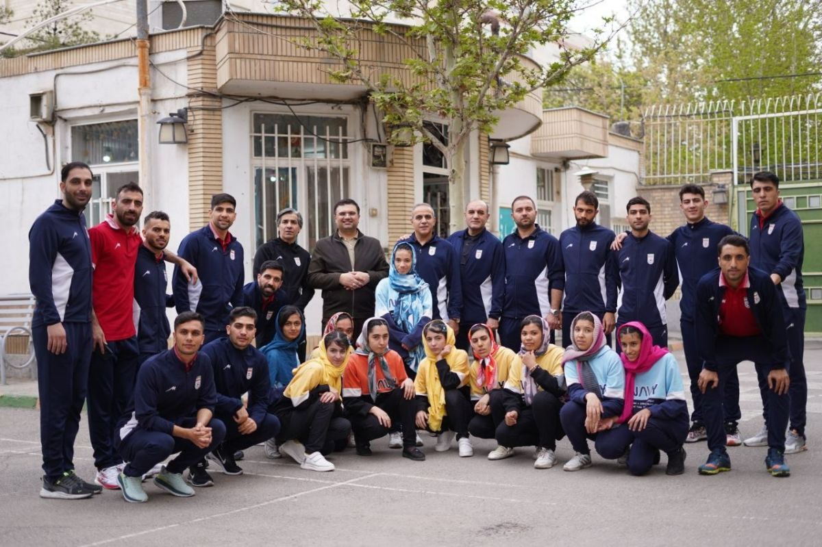 گزارش تصویری/ حضور اعضای تیم ملی فوتسال در موسسه خیریه همدم مشهد