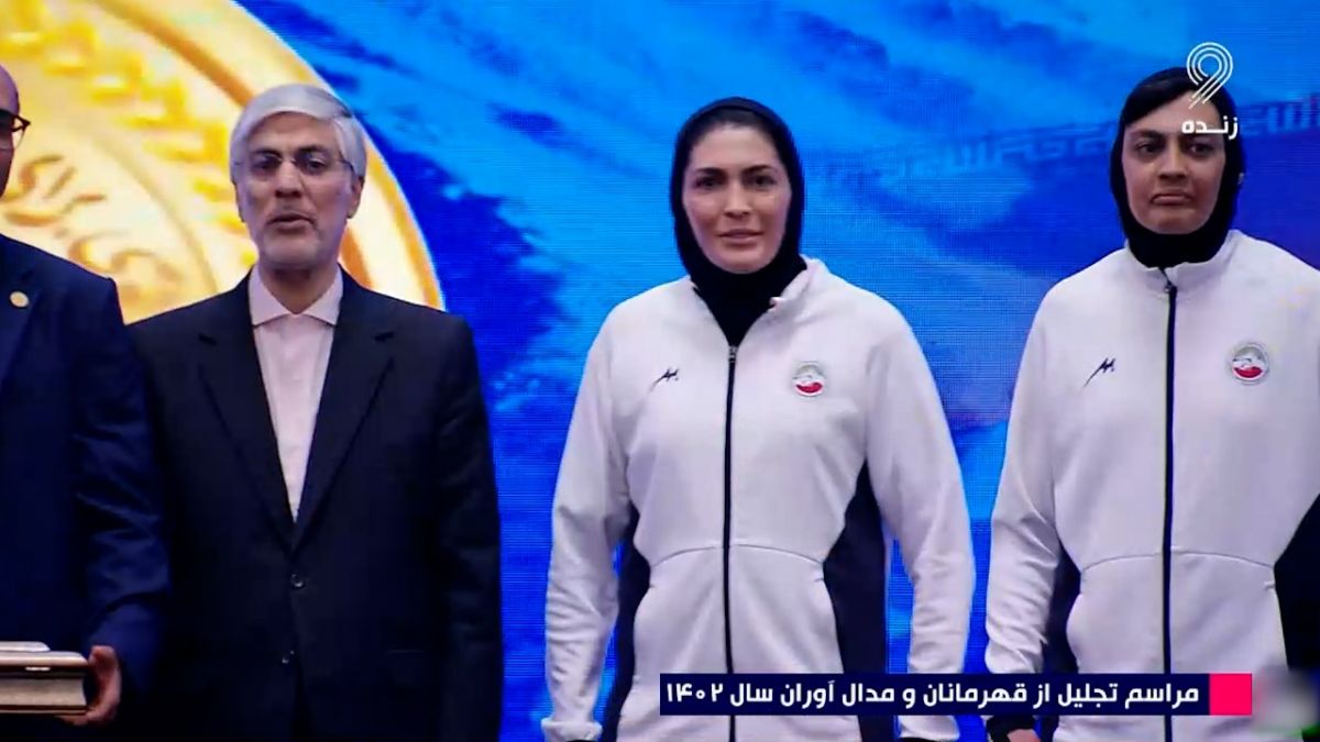 قهر کردن شهربانو منصوریان در مراسم تجلیل از مدال آوران با حضور وزیر ورزش