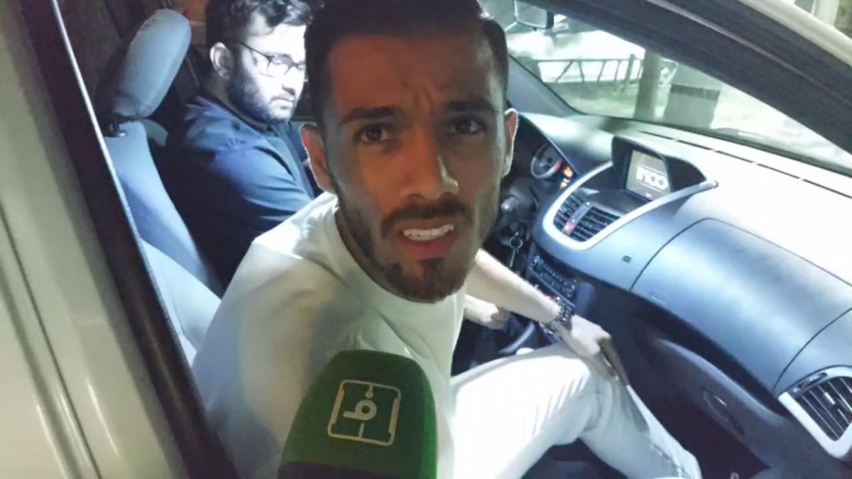 اختصاصی/ گفت و گوی گزارشگر فوتبالی با ابوالفضل جلالی پس از خروج او ساختمان هلدینگ خلیج فارس