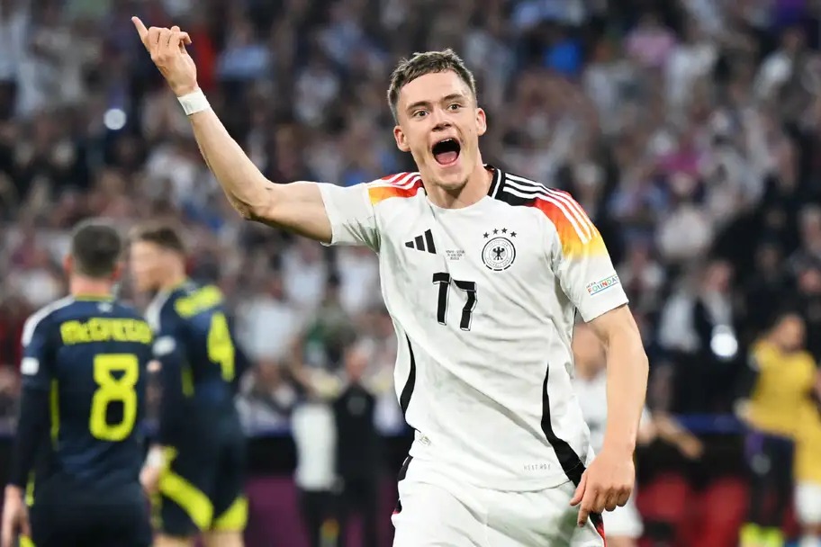 احتمال نیمکت نشین شدن ستاره آلمان در بازی با دانمارک