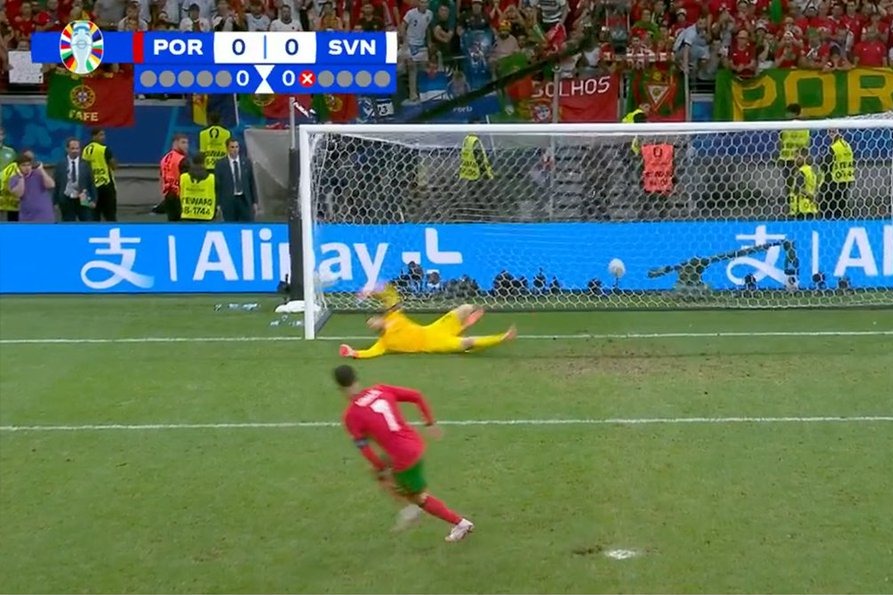 عکس؛ لحظه‌ای که رونالدو از هواداران پرتغال عذرخواهی کرد