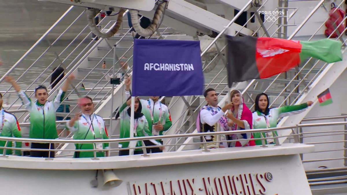 ورود کاروان افغانستان در مراسم افتتاحیه المپیک ۲۰۲۴