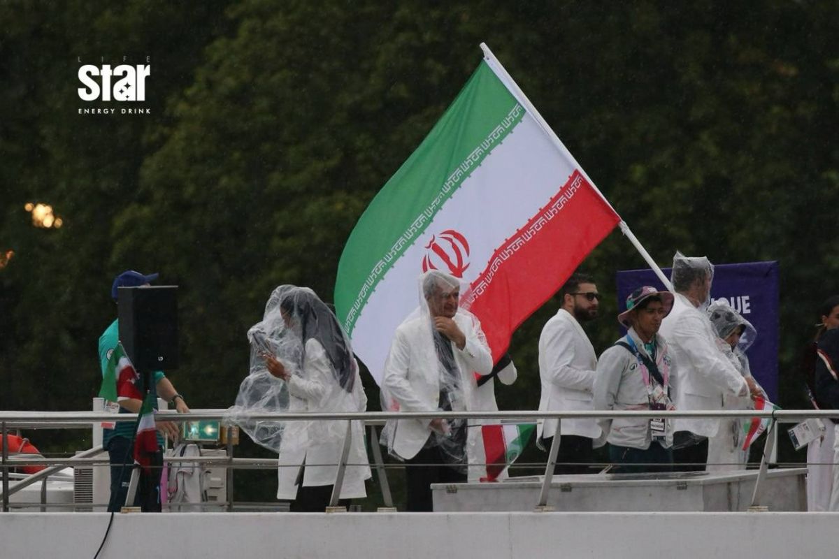 گزارش تصویری/ عبور کاروان ایران از روی رودخانه سن در مراسم افتتاحیه المپیک پاریس