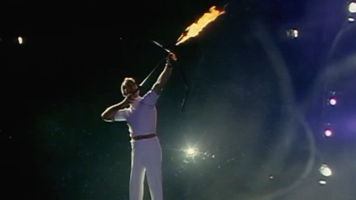 روشن شدن مشعل المپیک 1992 بارسلونا به سبک جالب و متفاوت